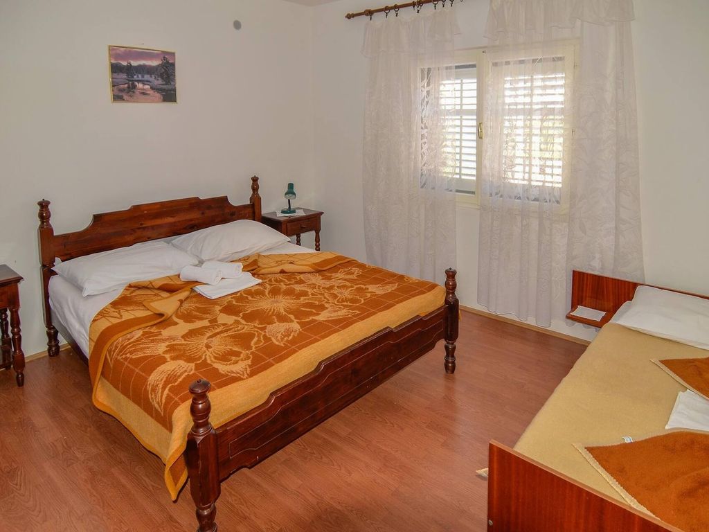 Schlafzimmer 2