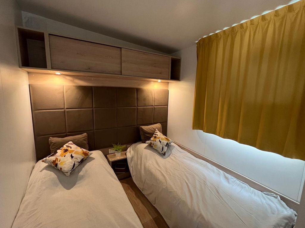 Schlafzimmer 2
