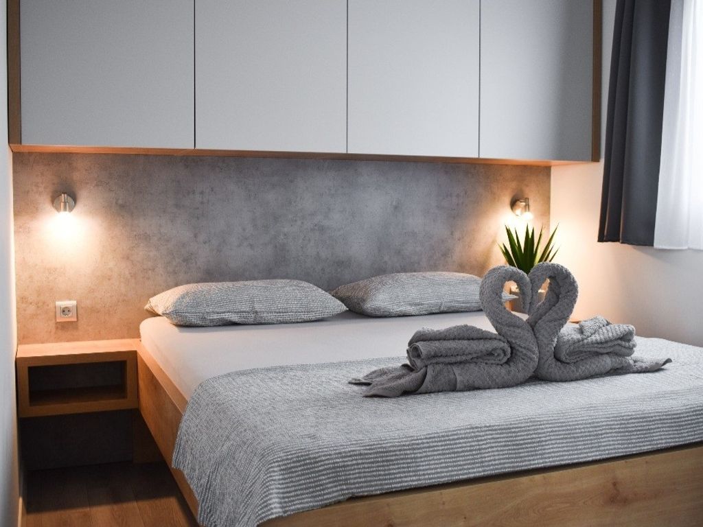 Schlafzimmer 1
