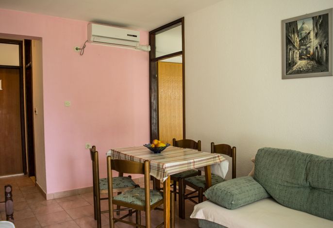 1-Zimmer-Ferienwohnung mit Terrasse und Meerblick Lokva Rogoznica, Omis A-6005-a