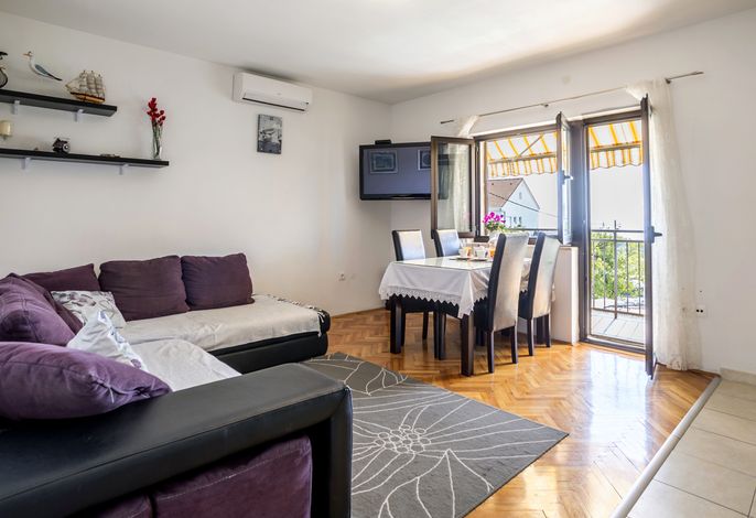 2-Zimmer-Ferienwohnung mit Pool Podstrana, Split A-7539-a