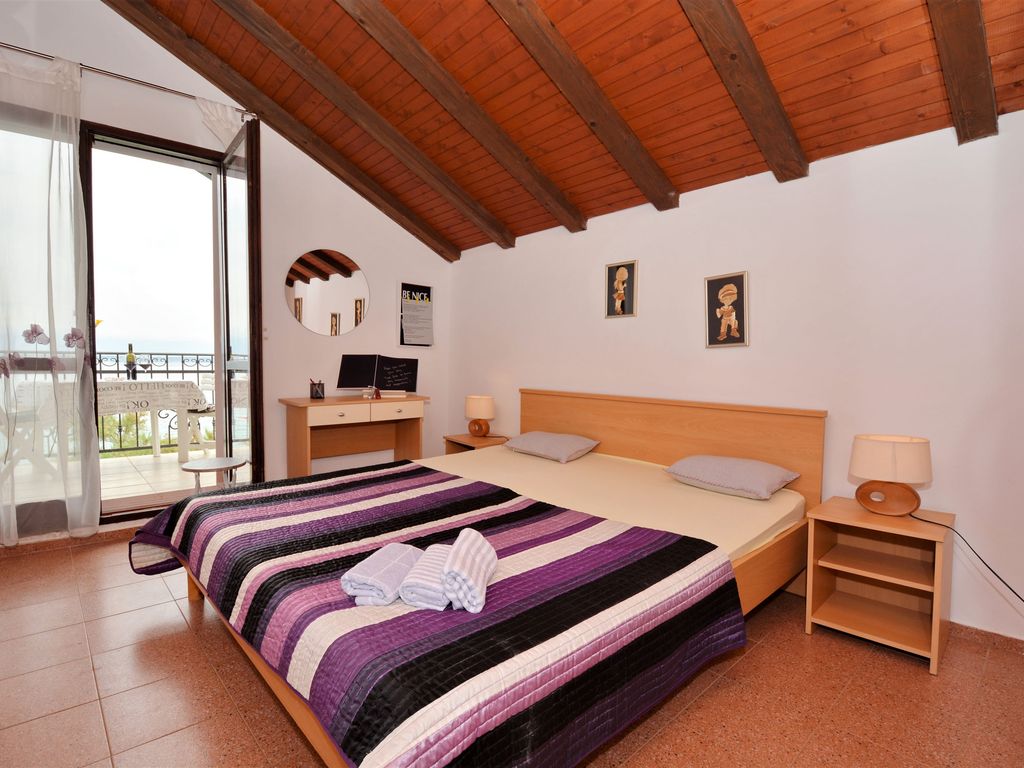 Schlafzimmer 1