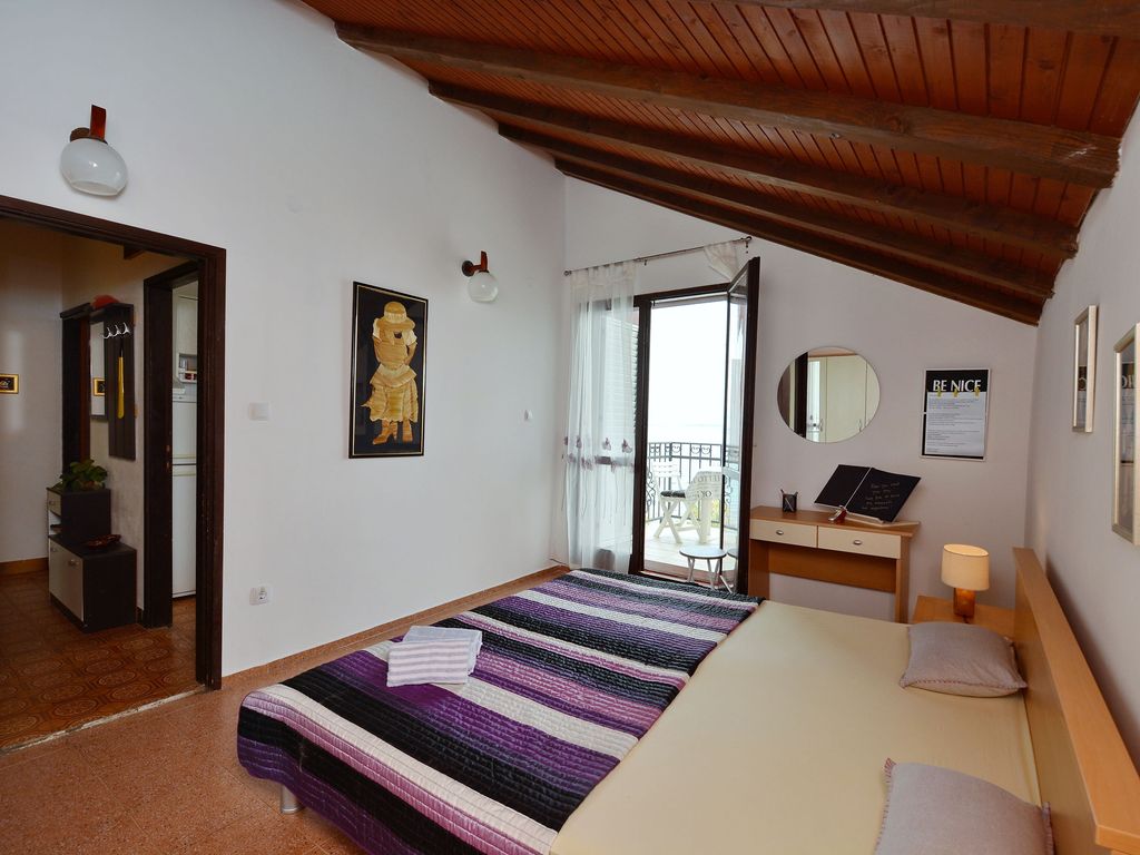 Schlafzimmer 1