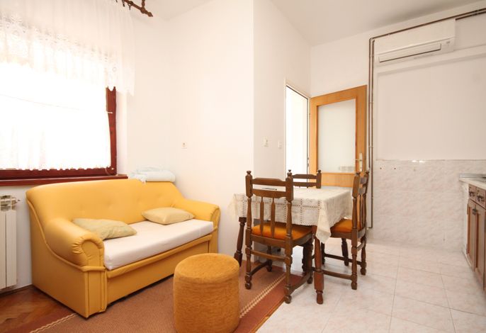 1-Zimmer-Ferienwohnung mit Pool am Strand Ugljan A-829-a