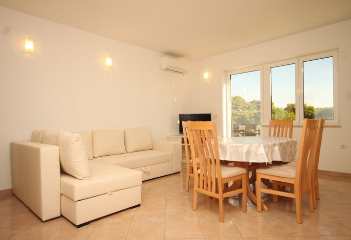 2-Zimmer-Ferienwohnung mit Pool am Strand Ugljan A-829-c