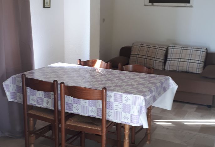 1-Zimmer-Ferienwohnung mit Terrasse und Meerblick Ivan Dolac, Hvar A-8753-f