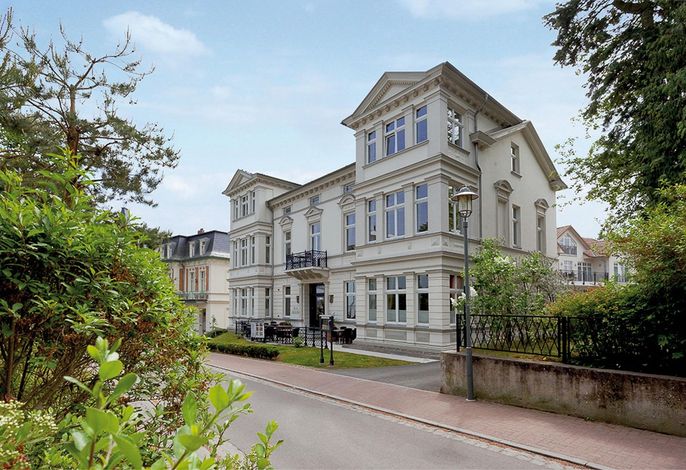 Villa Usedom 23 - modernes Schwimmbad im Haus