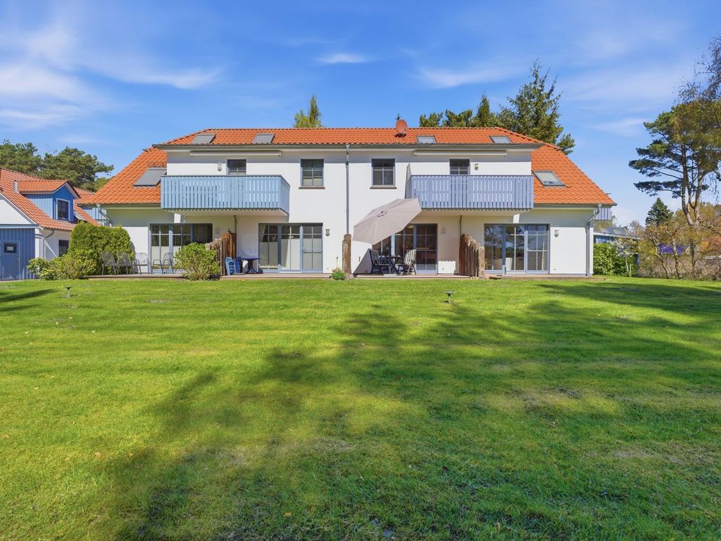 Bick auf das Haus und die Terrasse