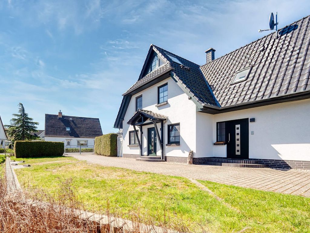 Hausansicht mit Eingang