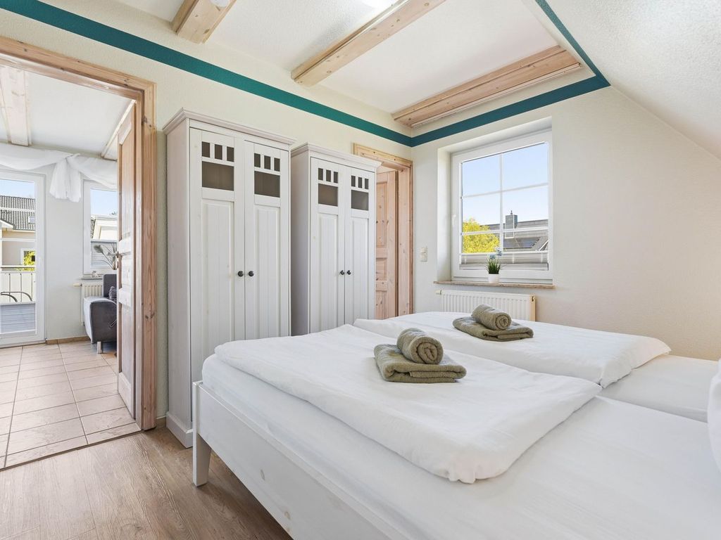 Schlafzimmer mit Doppelbett