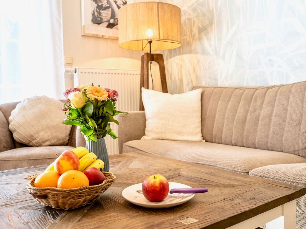Sofa und Sessel im Wohnbereich