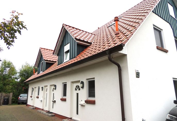Komfortable Ferienwohnung in Zingst mit Terrasse, Garten und Nähe zum Strand