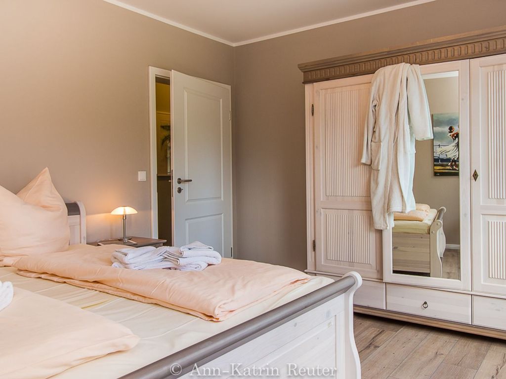 Schlafzimmer 1 mit Doppelbett