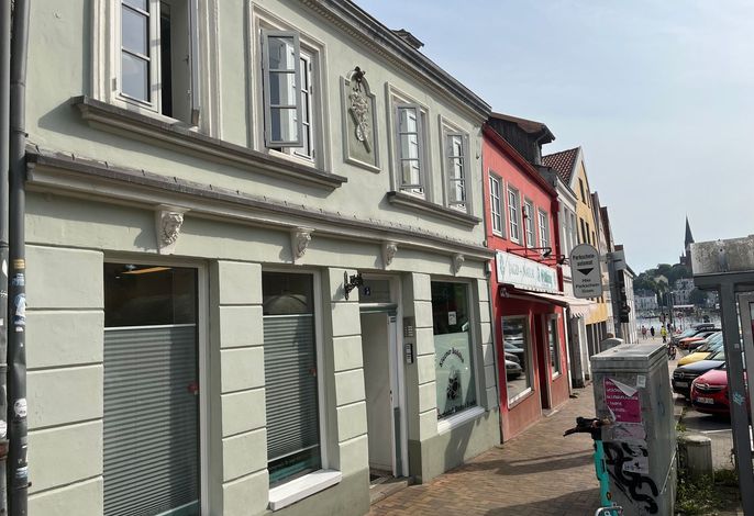 fewo1846 - Hafen-Butze / zentral gelegene 2-Zimmer-Altbauwohnung im 1. OG