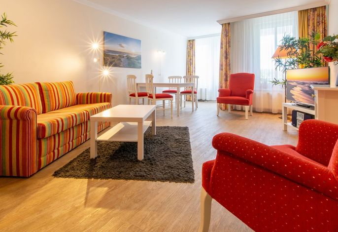 Ferienwohnung mit sonnigem Balkon und Blick auf den Schloonsee in Strandlage