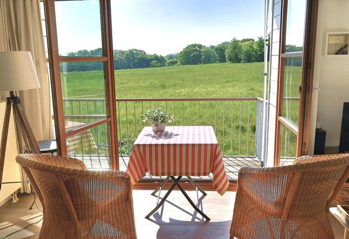 Helle und moderne Ferienwohnung Sonnenblick mit Landschaftsblick in Wittenbeck