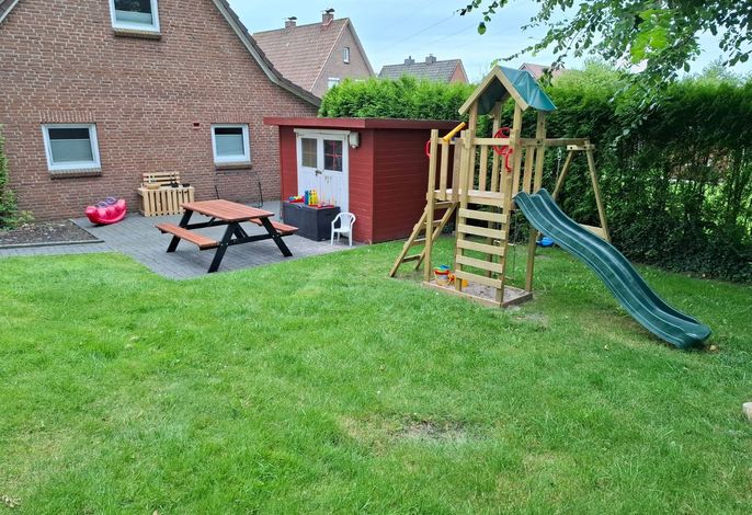 Großzügige Ferienwohnung Fiete Mienhus Norddeich mit Terrasse und Garten