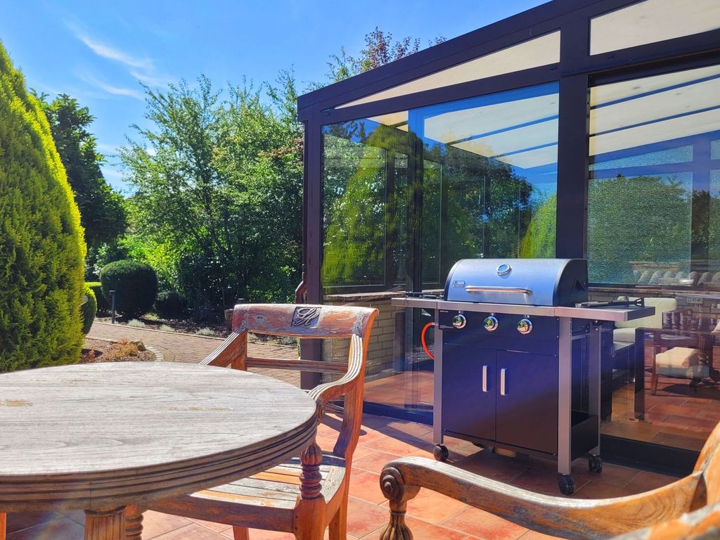 Weber-Gas-Grill im Gemeinschaftsgarten