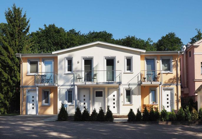 Sonnenhof 04 - modern eingerichtete mit Terrasse und Balkon