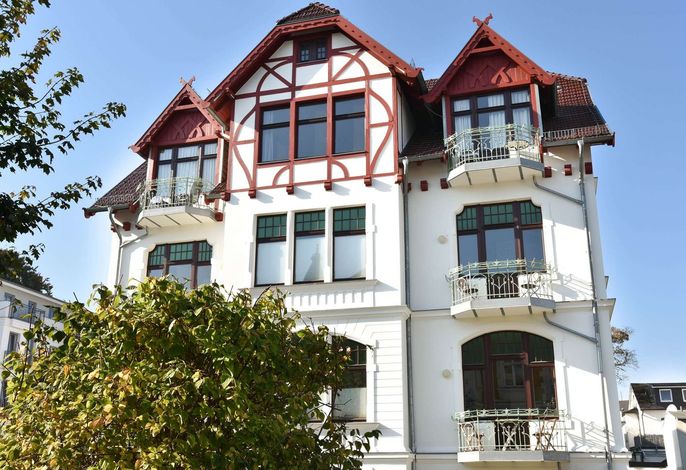 Komfortable FeWo in Ahlbeck mit Balkon in Strandnähe