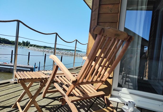 Photo FLOATING HOUSES - "schwimmende Ferienhäuser" in Barth - Haus 4 "Rügen" NEU RENOVIERT - Südlage 1