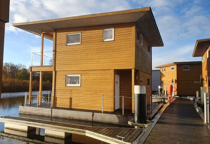 FLOATING HOUSES - komfortable schwimmende Ferienhäuser im Krösliner Yachthafen Bild 2