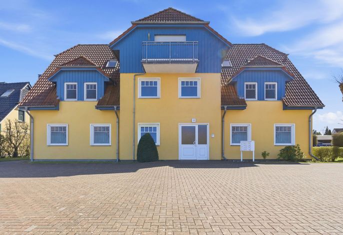Komfortable Ferienwohnung mit Balkon und Privatparkplatz im Ostseeheilbad Zingst