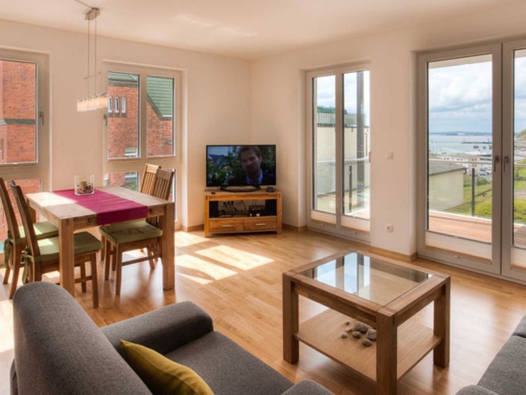 Wohnzimmer mit Essplatz