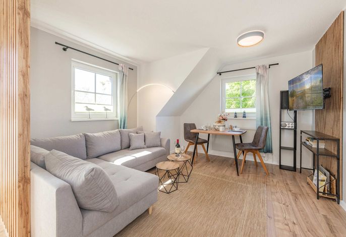 Gemütliche Ferienwohnung mit Balkon – nur 550 m zum Ostseestrand