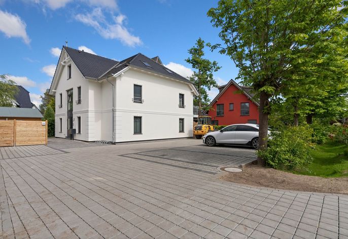neue, hochwertig eingerichtete Wohnung in Strandnähe