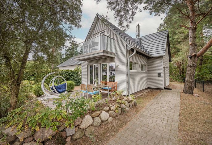 Gemütliches Ferienhaus im Grünen – mit Kamin, Terrasse & Blick ins Grüne