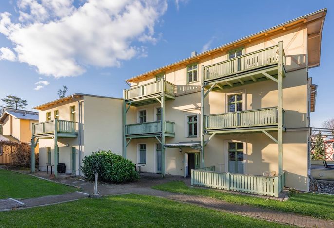 Villa Kaiserhof 08 - warmtönig gestaltetes Domizil mit Balkon