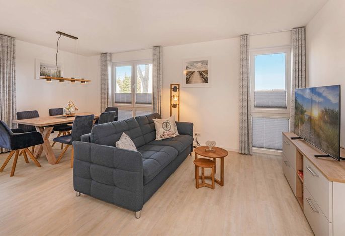 Modernes Appartement mit Balkon – nur 800 m zum Strand
