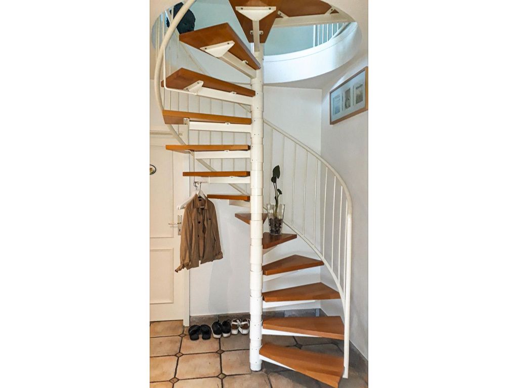 Eingangsbereich mit Treppe ins Obergeschoss