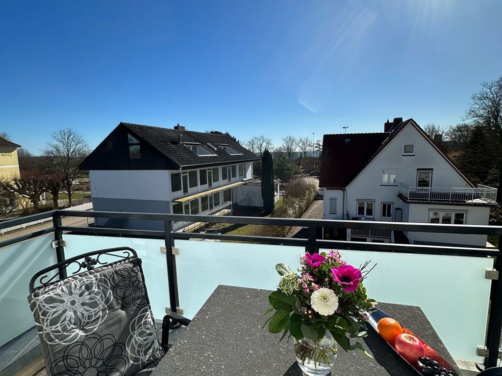 2001 - Penthouse Brigitte mit Teilmeerblick und Hund