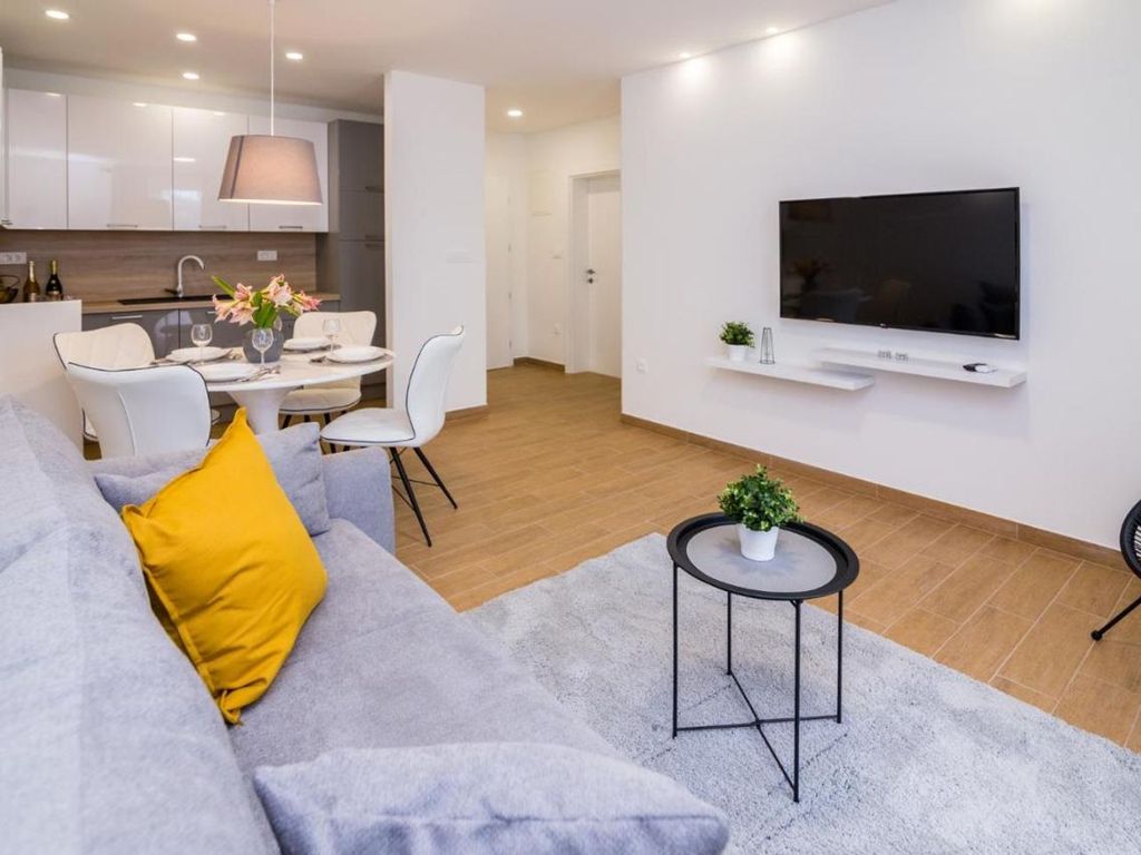 Zentrale 2 Zimmer-ferienwohnung 50m² mit Balkon, Wlan für 4 Personen