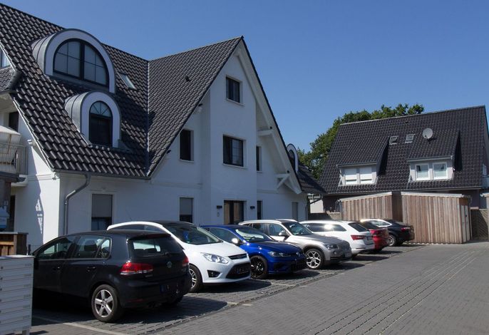 Komfortable Ferienunterkunft mit Balkon und moderner Ausstattung in Zingst