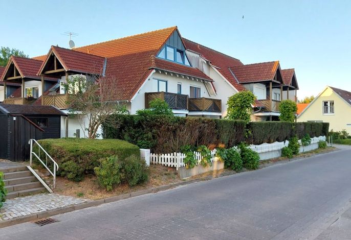 Ferienwohnung Boddenblick: Ihr Rückzugsort in Breege mit Blick auf den Bodden