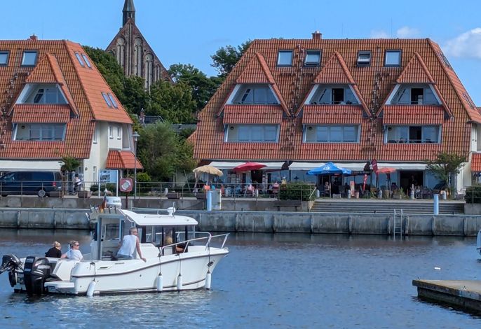 An de Waterkant: Exklusive Wohnung mit Blick auf den Wieker Bodden und Hiddensee