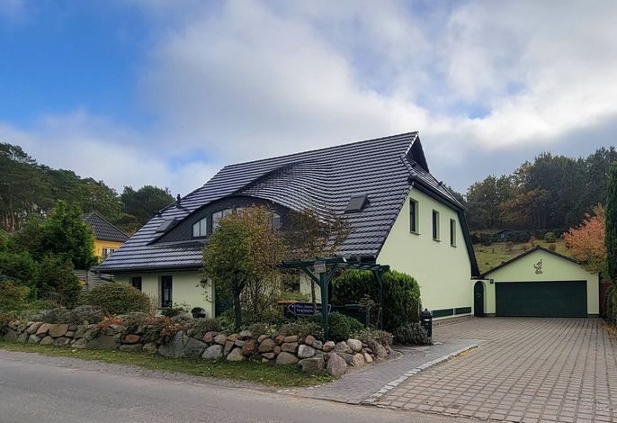 Ferienwohnung Ginster: Viel Raum für 5 Personen, Terrasse und Natur pur