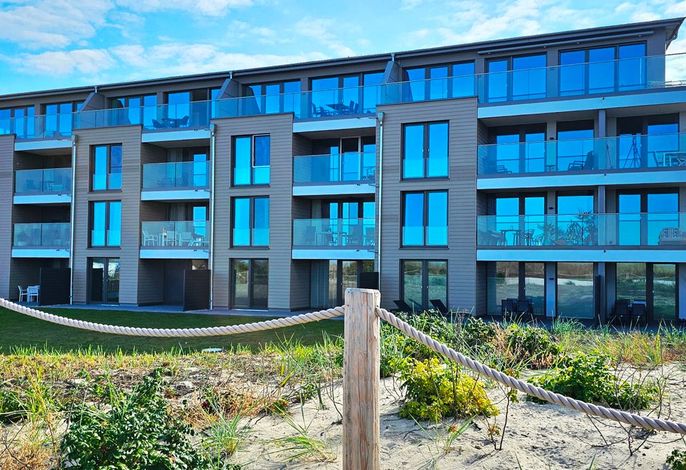 Die großzügige Ferienwohnung i10 in Graal-Müritz bietet auf 74 m² Platz für bis zu sechs Personen. Sie verfügt über ein Schlafzimmer, ein modernes Bad, eine offene Küche sowie eine überdachte..