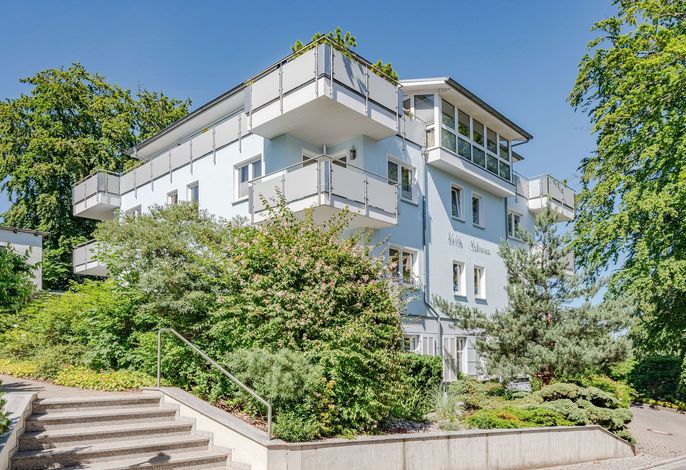Villa Sabinium 01: Strandnah in Heringsdorf mit eigenem Strandkorb