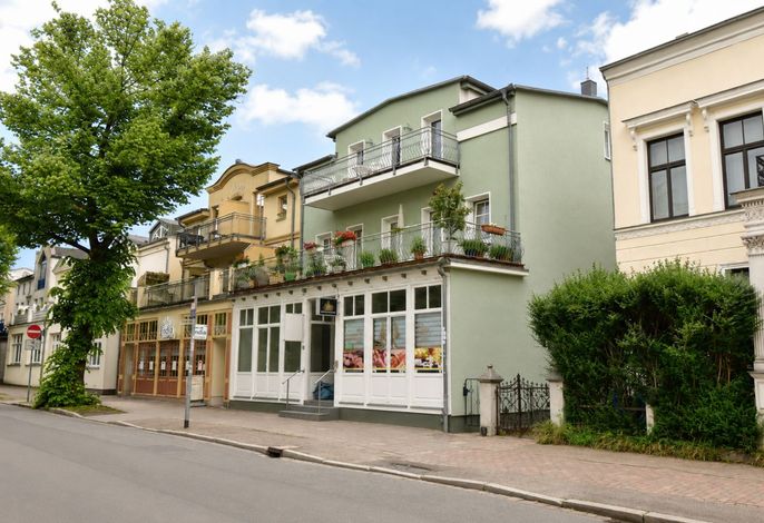 Moderne 63m² Ferienwohnung mit Balkon & WLAN – ideal für 4 Personen!