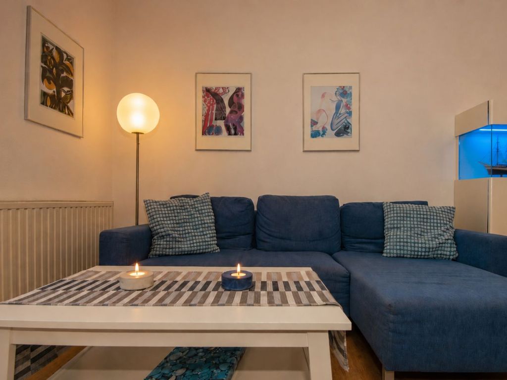 Wohnzimmer mit Ecksofa