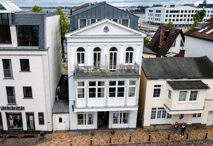 Traumhafte 1-Zimmer-Ferienwohnung mit Balkonterrasse und Leuchtturmblick