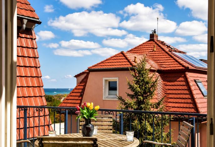 Traumhafte Ferienwohnung für 4 Gäste mit Meerblick, nur 40 Meter vom feinen Sandstrand Warnemünde
