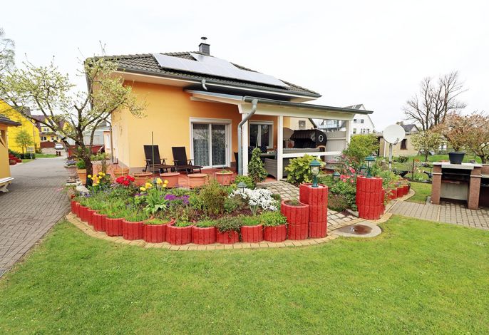 130 m² Ferienwohnung  – 4 SZ, 2 Bäder, Kamin, WLAN  – für bis zu 8 Personen
