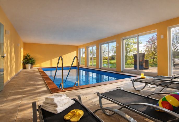 Großzügige Ferienwohnung mit Garten, Pool, Sauna und Terrasse