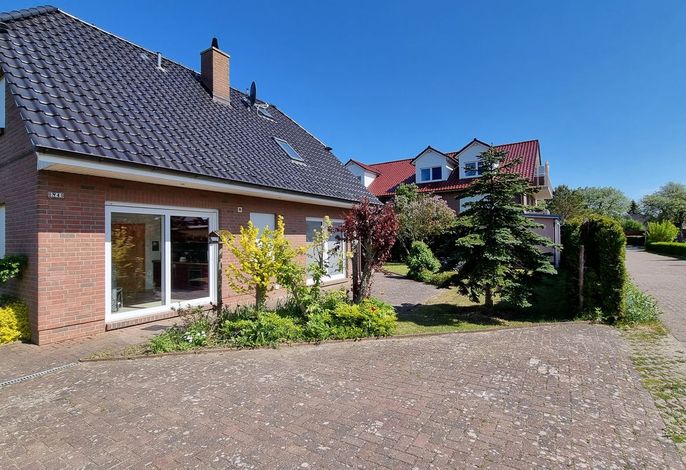 Gemütliches Ferienhaus Windland in Dranske mit Sauna, Kamin & Garten