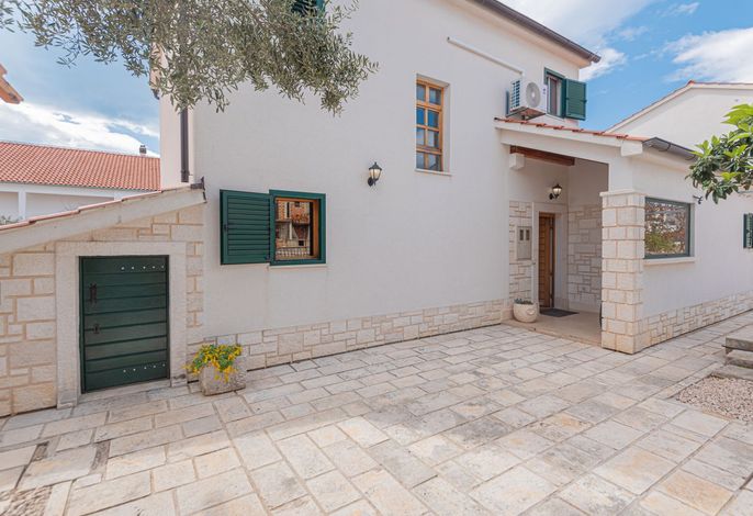 Villa V4